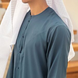Qamis_emirati_bleu