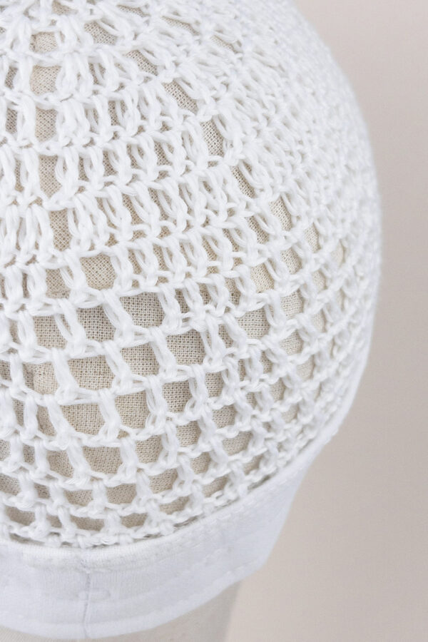 Détail chachia blanche